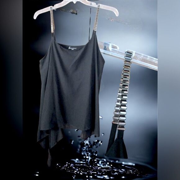 Layne Bryant l Chain-link Shoulder Strap l Chiffon l Asymmetrical l Poly Spandex - Picture 2 of 9